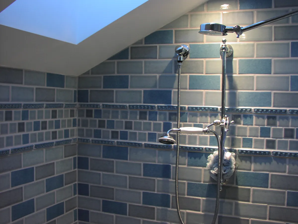 Carrelage de douche et joints photographiés après finition